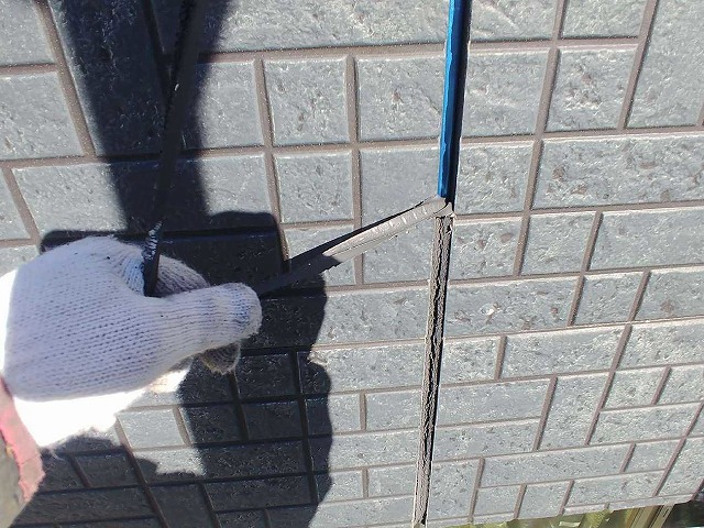 既存シーリングの撤去